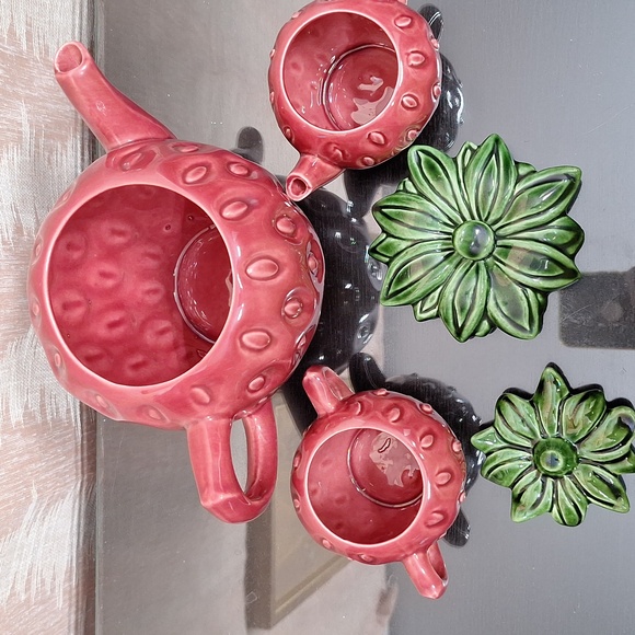 5 piece vintage strawberry design tea/coffee pitcher with sugar and creamer dish - Picture 2 of 15
